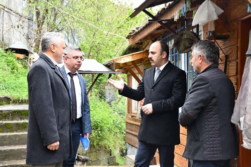 Kaymakamımız İbrahim ŞAHİN, her hafta yapılan hane ziyaretleri kapsamında İlçemiz Çubuklu köyünde ikamet eden vatandaşlarımızın evlerini ziyaret etti.